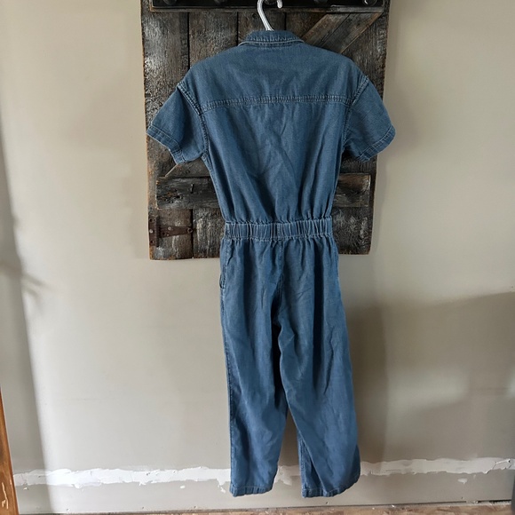 Women's Levi's Denim Short Sleeve Collared Jumpsuit w/Elastic Waist & Zipper - Picture 2 of 3